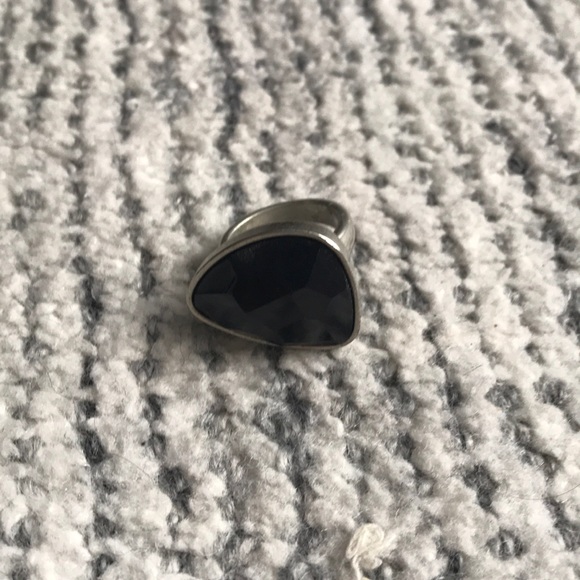 Black and silver statement ring - Picture 2 of 3